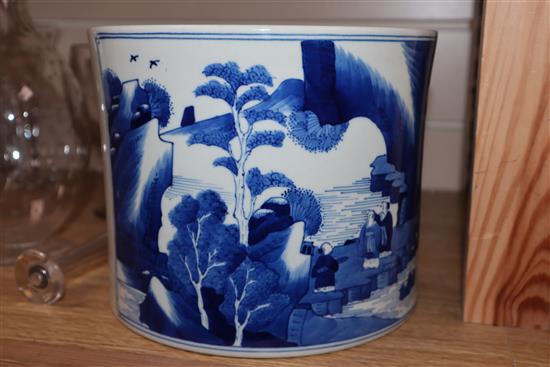 A Chinese blue and white brush pot diameter 20cm